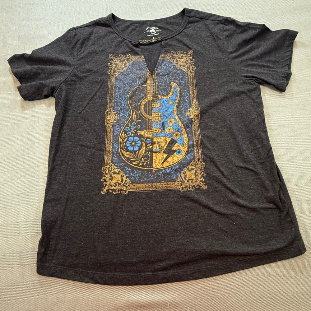 Idyllwind Miranda Lambert Charcoal Gray Guitar Graphic T Beaded Neck Large 2594